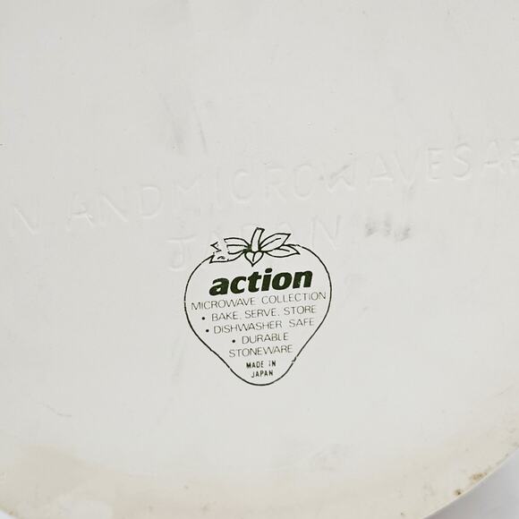 Vintage Action Strawberry Bakeware Stoneware Ramekin Bowl Dish 8" Japan - Picture 9 of 11